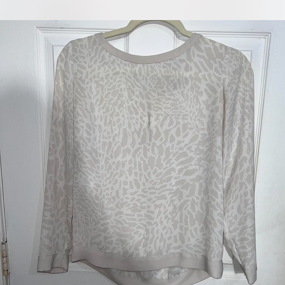 LOFT Gray Long Sleeve Blouse with Textured Pattern